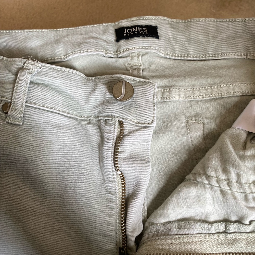 Grey/Olive— High Rise— Skinny Jeans— Stretchy— 6